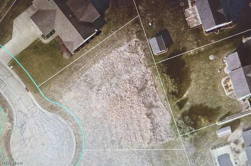 5509 Shadow Field Cir Ne, Louisville, OH, 44641-8142 | Card Image