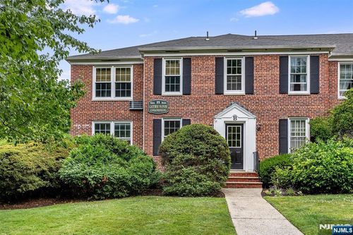 101 Gates Ave, Montclair, NJ, 07042-2541 | Card Image