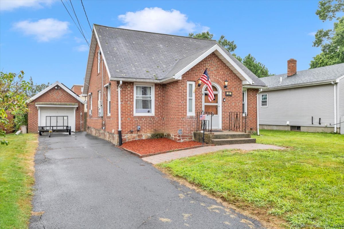 Jeannette St, Bristol, CT 06010