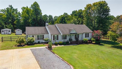 207 Whitestone Dr, Greensboro, NC, 27455-8284 | Card Image