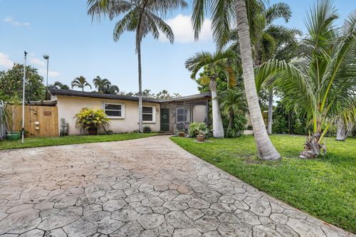 7140 Meade St, Hollywood, FL, 33024-1636 | Card Image