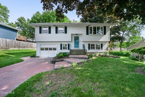 22 College View Dr, Albany, NY, 12211-2219 | Card Image
