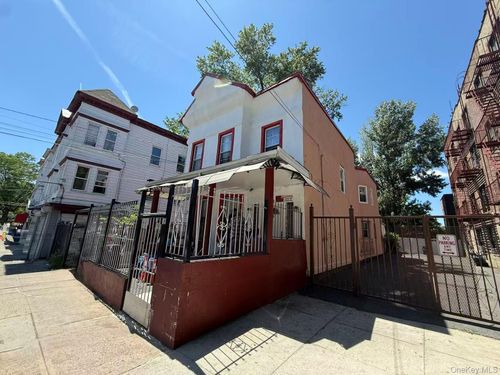 3935 Barnes Ave, Bronx, NY, 10466-4314 | Card Image