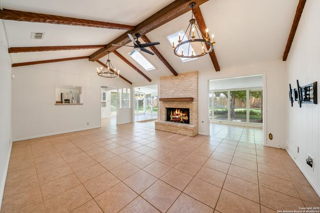 425 Crestwind Dr, House other with 3 bedrooms, 3 bathrooms and null parking in Windcrest TX | Image 7