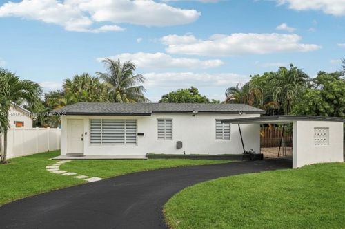 11 Ne 26th St, Wilton Manors, FL, 33305-1027 | Card Image