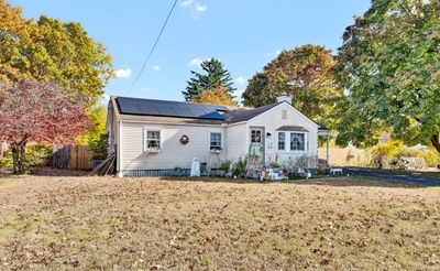 98 Old County Road, House other with 3 bedrooms, 1 bathrooms and null parking in Windsor Locks CT | Image 2