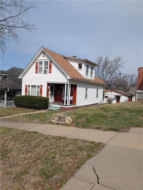 3223 Penn St, Saint Joseph, MO, 64507-2015 | Card Image