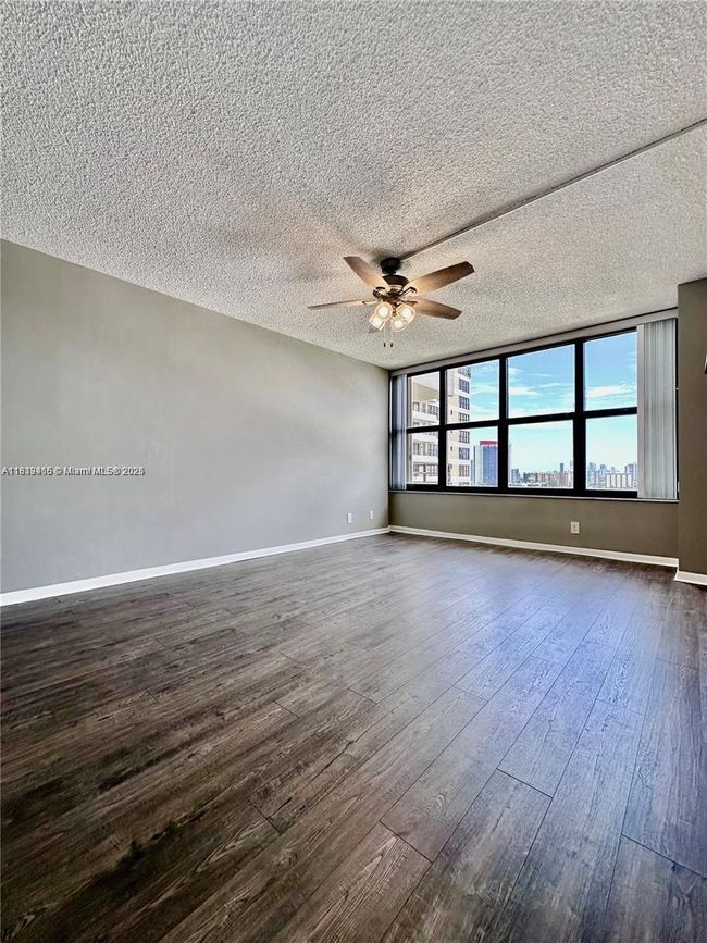 APT-1215 - 2500 Parkview Dr, Condo with 2 bedrooms, 2 bathrooms and null parking in Hallandale Beach FL | Image 20
