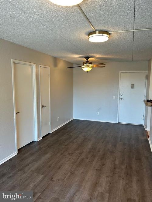 212-75 S Reynolds St, ALEXANDRIA, VA, 22304-3154 | Card Image