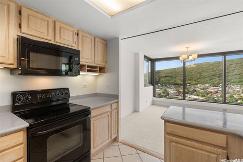 apt-15c-250 Kawaihae St, Honolulu, HI, 96825-1929 | Card Image