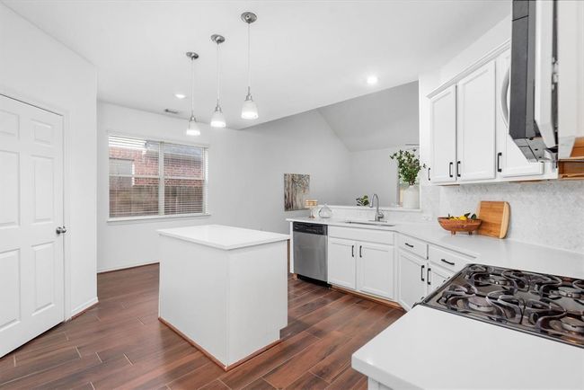 2023 Creek Run Dr, House other with 4 bedrooms, 3 bathrooms and 2 parking in Pearland TX | Image 35