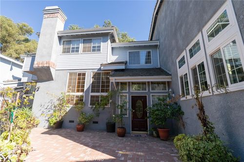 3-23169 Mulholland Dr, Woodland Hills, CA, 91364-3742 | Card Image