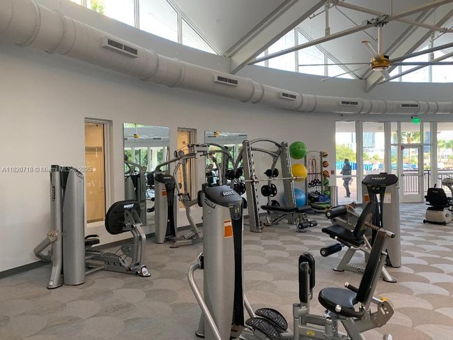 APT-1717 - 2500 Parkview Dr, Condo with 2 bedrooms, 2 bathrooms and null parking in Hallandale Beach FL | Image 36