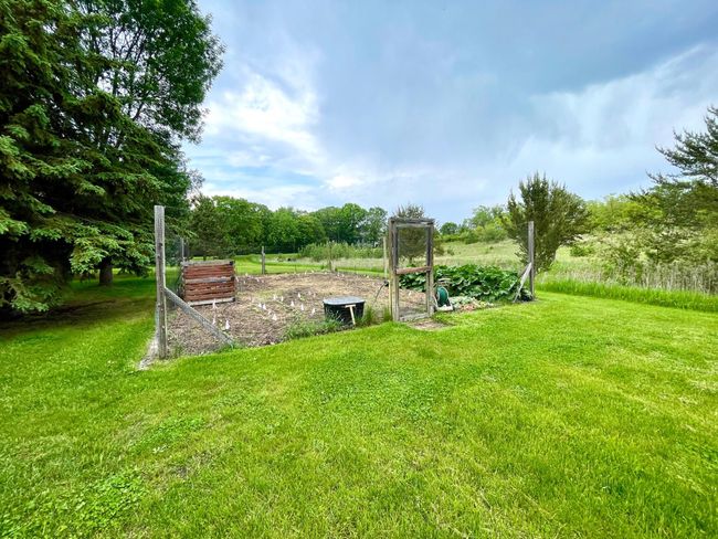 Community Fenced Garden Area.jpeg | Image 36