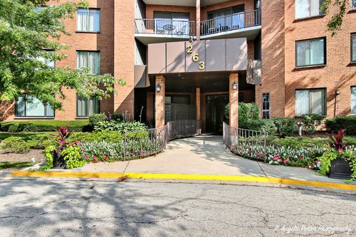 unit-104-263 S Clubhouse Dr, Palatine, IL, 60074-6436 | Card Image