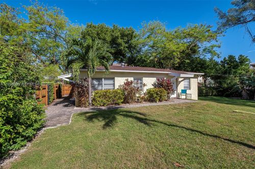 b-2020 Miami Rd, Fort Lauderdale, FL, 33316-3569 | Card Image