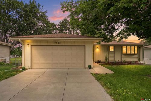 4508 Hallcliffe Rd, Lincoln, NE, 68516-2146 | Card Image