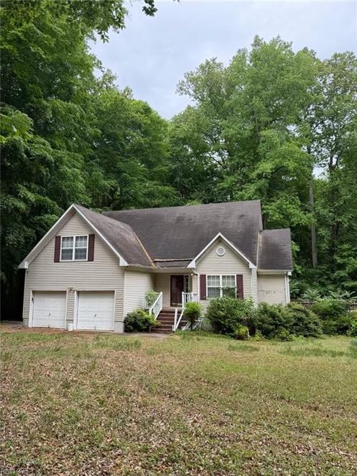 5216 Haynes Mill Ln, Gloucester, VA, 23061-3777 | Card Image