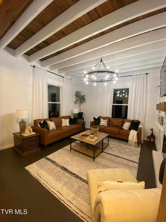 Living | Image 8