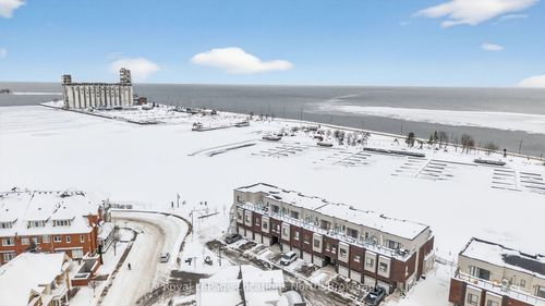 {{alt}} | Card Image