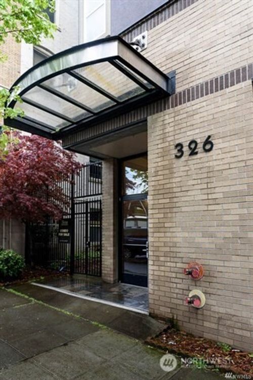 402-326 Queen Anne Ave N, Seattle, WA, 98109-4558 | Card Image