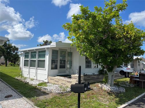 807 Jolanda Cir, VENICE, FL, 34285-4440 | Card Image