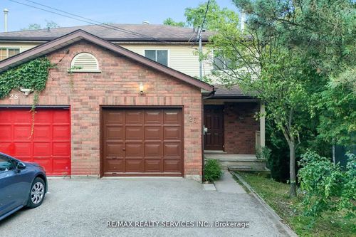 26 Woolwich St, Kitchener, ON, N2K1R9 | Card Image