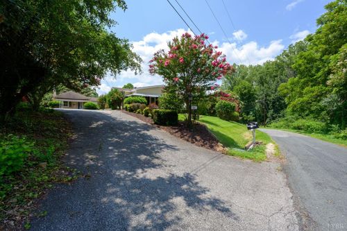 167 Martins Ln, Madison Heights, VA, 24572-2340 | Card Image