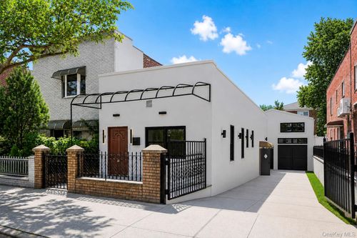 994 E 54th Street, New York, NY, 11234 | Card Image