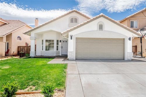 13645 Summit View St, Hesperia, CA, 92344-0044 | Card Image