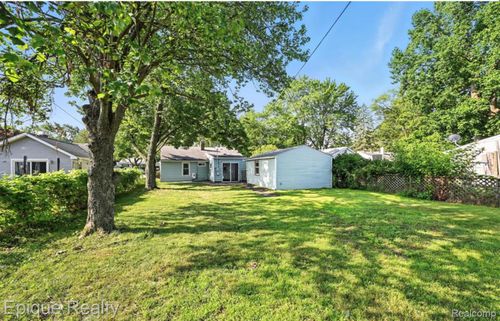 35600 Glen St, Westland, MI, 48186-4197 | Card Image