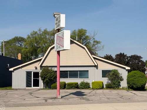 28445 Utica Rd, Roseville, MI, 48066-2532 | Card Image