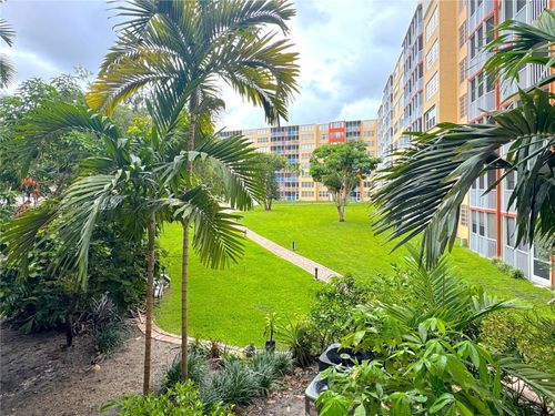 4-1750 Ne 191st St, Miami, FL, 33179-4284 | Card Image