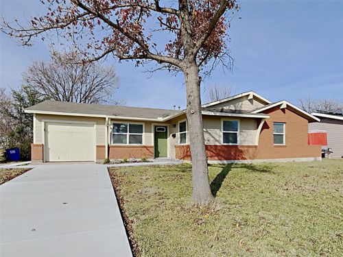 2877 Joanna Dr, Farmers Branch, TX, 75234-2121 | Card Image