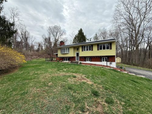 5 Brook Ln, East Fishkill, NY, 12533-7305 | Card Image