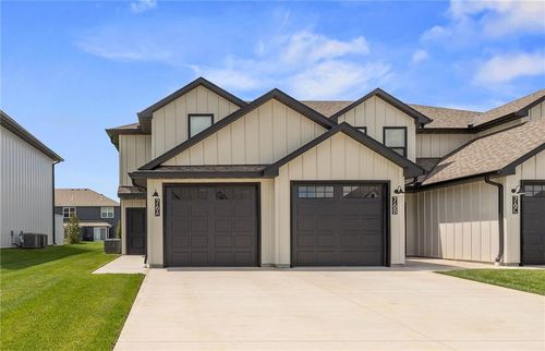 76 A Se 361st Rd, Warrensburg, MO, 64093-7959 | Card Image