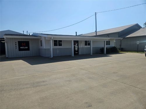4627 J St Sw, Cedar Rapids, IA, 52404-4902 | Card Image