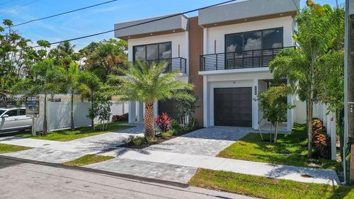808 Ne 17th Ter, Fort Lauderdale, FL, 33304-4455 | Card Image