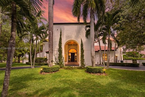 8215 Grand Canal Drive, Miami, FL, 33144 | Card Image