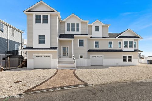 61 Budd Dr, MANAHAWKIN, NJ, 08050-3729 | Card Image