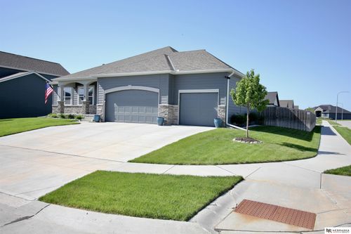 9704 Pintail Dr, Papillion, NE, 68046-4931 | Card Image