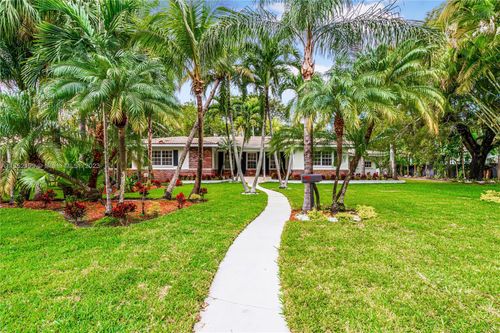 4756 Bay Point Rd, Miami, FL, 33137-3318 | Card Image