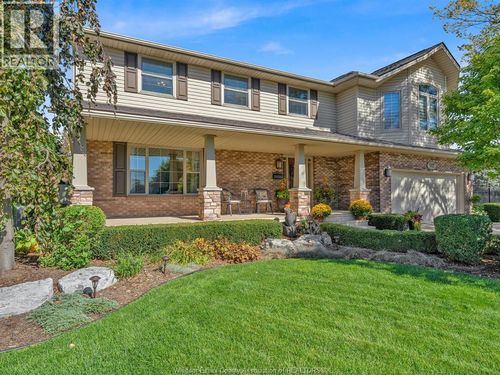 512 Cambridge Crt, Tecumseh, ON, N8N4B4 | Card Image