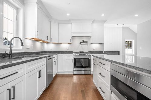 9 Cornstalk Ln, Pelham, NH, 03076-5312 | Card Image