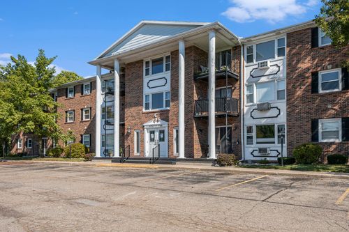 66-7450 Boulder Bluff Dr, Jenison, MI, 49428-8965 | Card Image