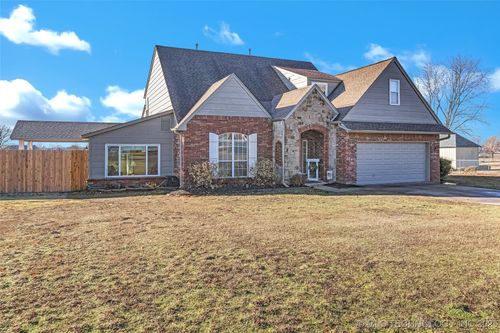 15052 E 117th St N, Collinsville, OK, 74021-5166 | Card Image