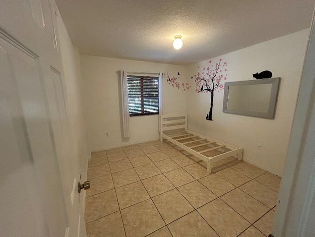 Guest Bedroom | Image 8