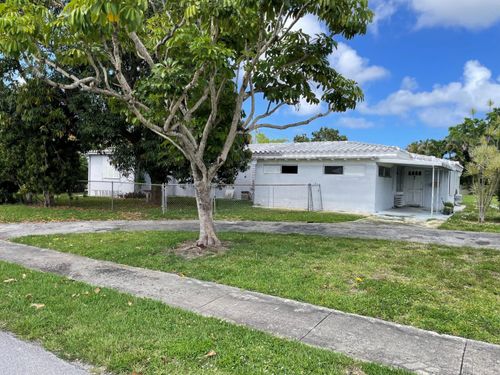 1301 Ne 180th St, North Miami Beach, FL, 33162-1321 | Card Image