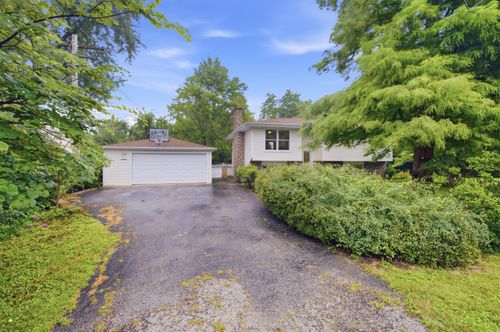 27W440 Central Ave, Warrenville, IL, 60555-3200 | Card Image