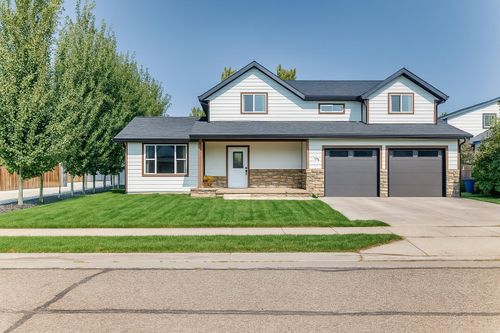 207 Milnes St, Nobleford, AB, T0L1S0 | Card Image